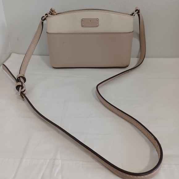 kate spade Handbags - Kate Spade purse crossbody cream/tan